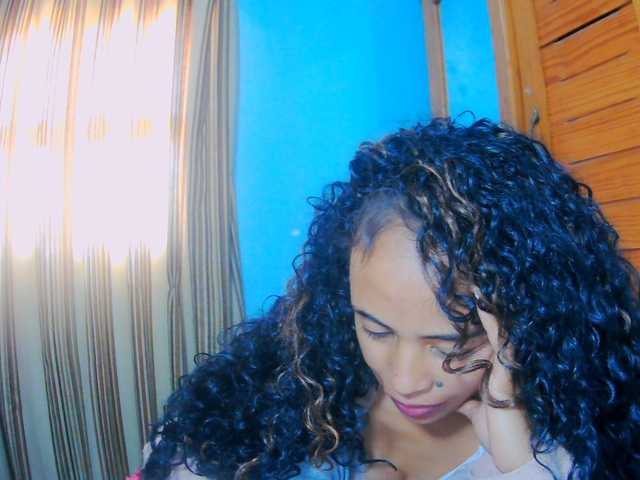 prettygirls11 live cam on BongaCams