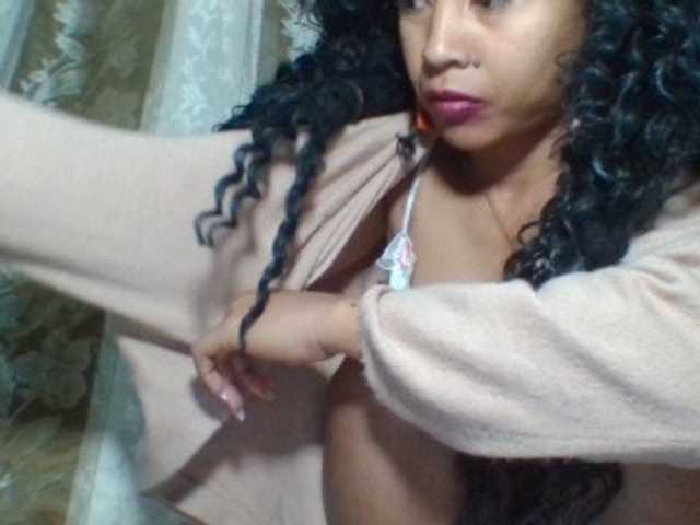prettygirls11 live cam on BongaCams