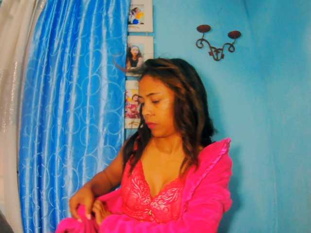 prettygirls11 live cam on BongaCams