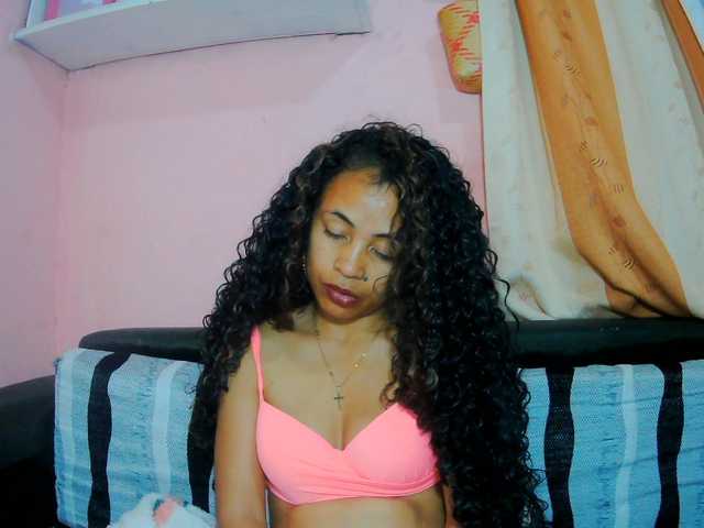 prettygirls11 live cam on BongaCams