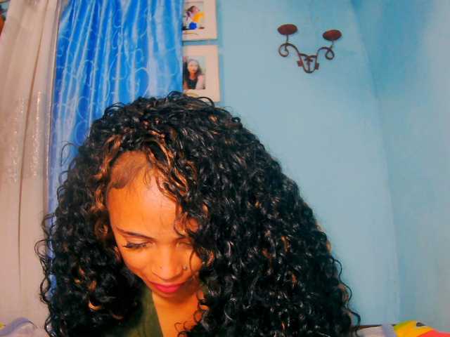 prettygirls11 live cam on BongaCams