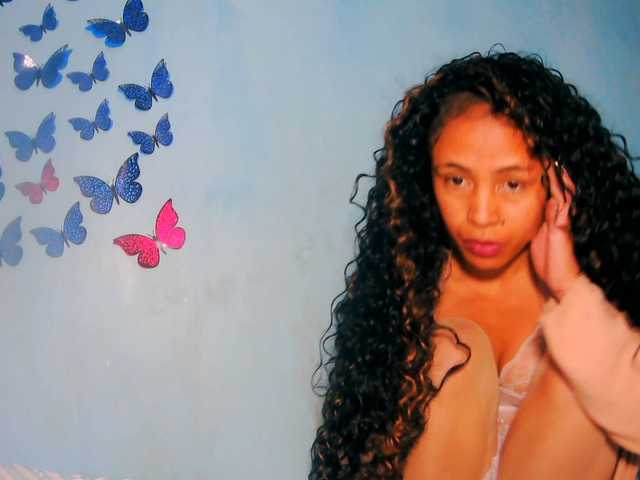 prettygirls11 webcam bongacams model stream image