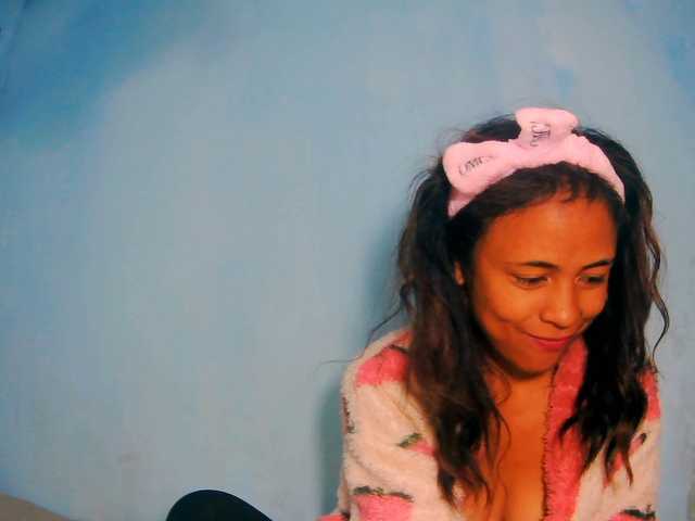 prettygirls11 live cam on BongaCams