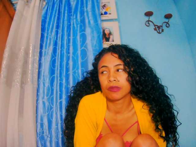 prettygirls11 live cam on BongaCams