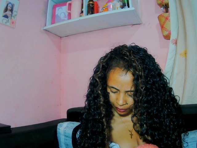 prettygirls11 live cam on BongaCams