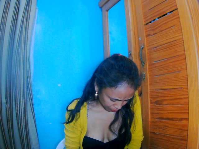 prettygirls11 live cam on BongaCams