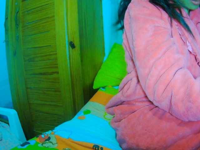 prettygirls11 live cam on BongaCams