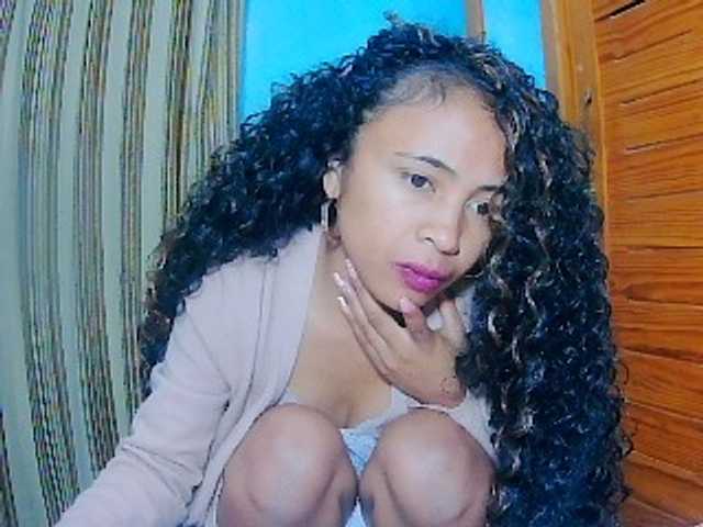 prettygirls11 live cam on BongaCams