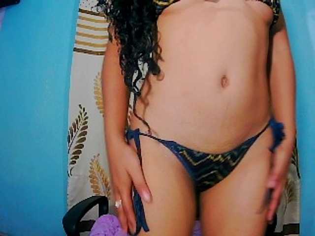 prettygirls11 live cam on BongaCams