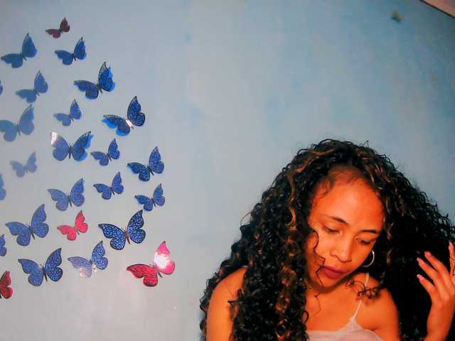 prettygirls11 live cam on BongaCams