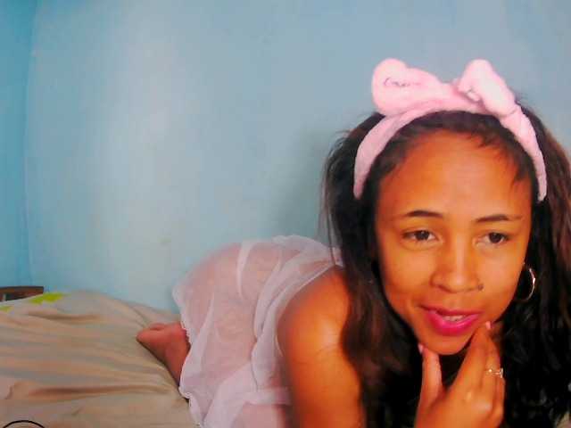 prettygirls11 live cam on BongaCams