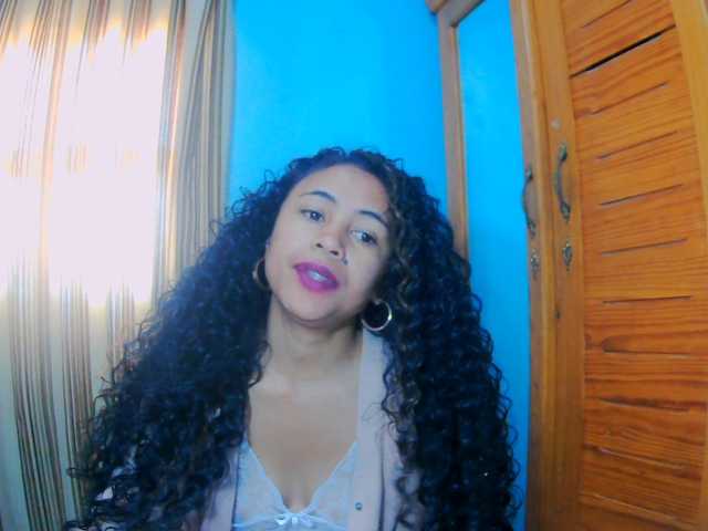 prettygirls11 live cam on BongaCams