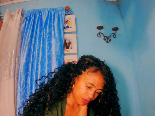 prettygirls11 live cam on BongaCams