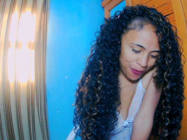 prettygirls11 live cam on BongaCams
