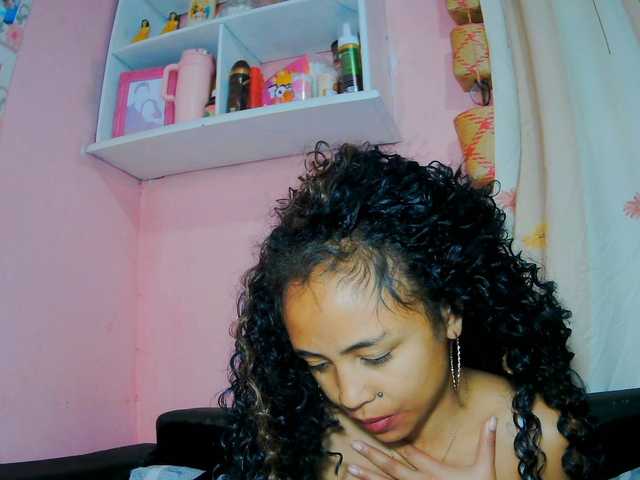 prettygirls11 live cam on BongaCams