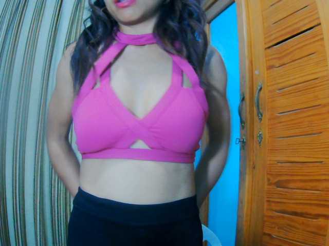 prettygirls11 live cam on BongaCams
