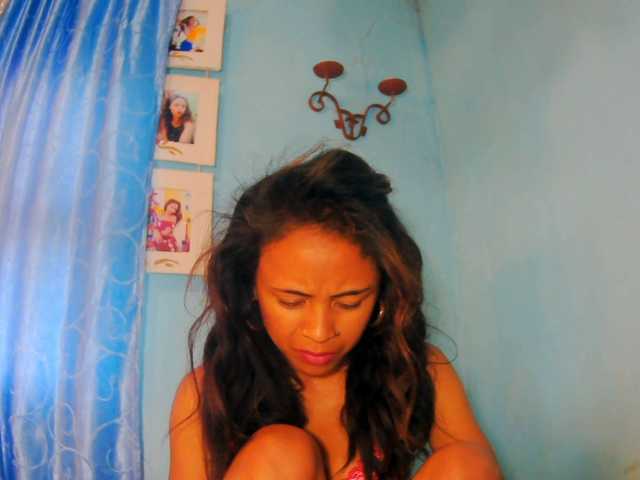 prettygirls11 live cam on BongaCams
