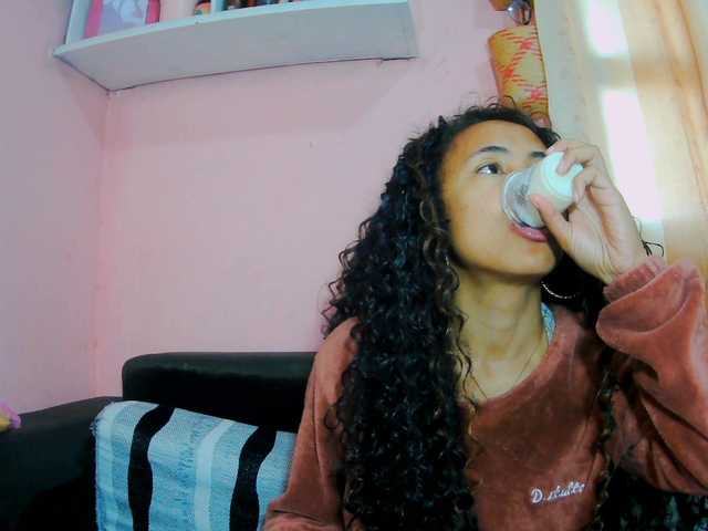 prettygirls11 live cam on BongaCams