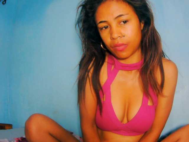 prettygirls11 live cam on BongaCams