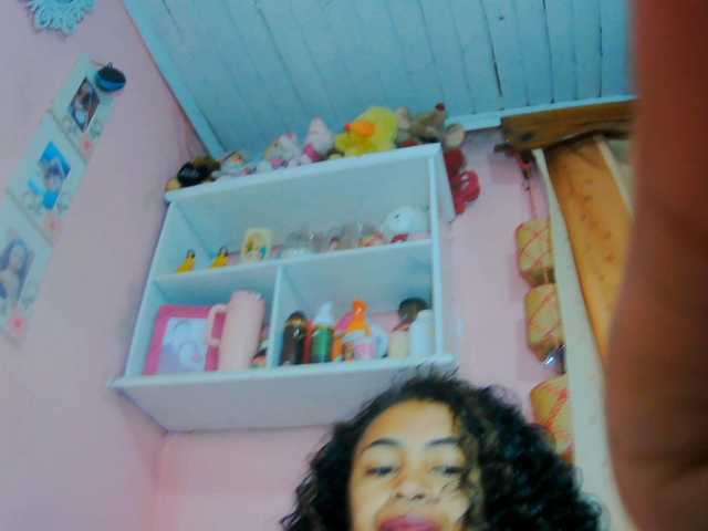 prettygirls11 live cam on BongaCams