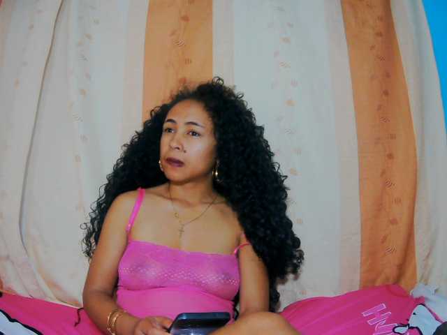prettygirls11 live cam on BongaCams