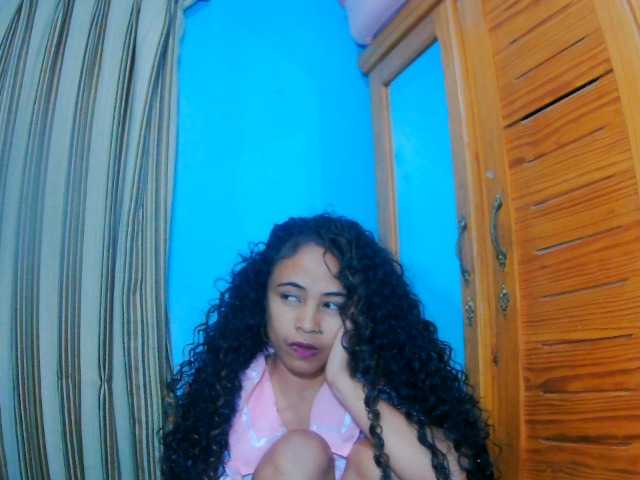 prettygirls11 live cam on BongaCams