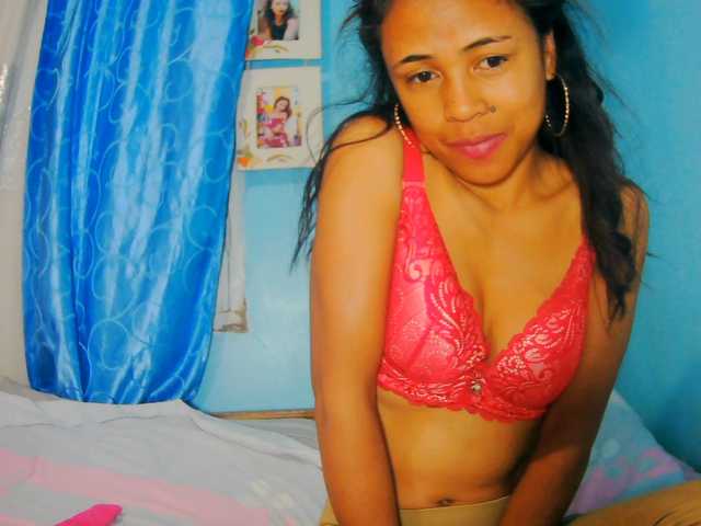 prettygirls11 live webcam show