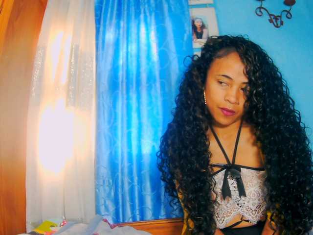 prettygirls11 live cam on BongaCams
