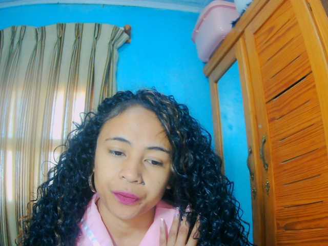 prettygirls11 live cam on BongaCams