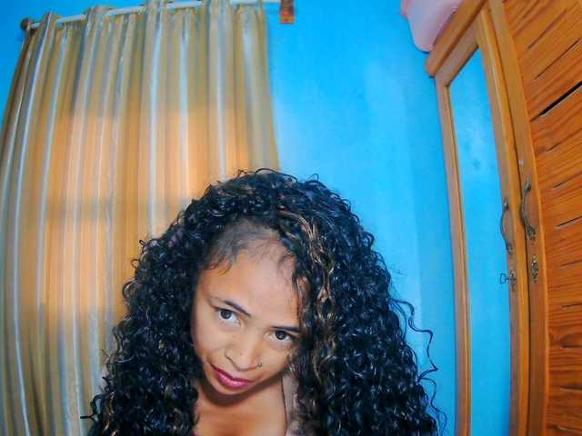 prettygirls11 live cam on BongaCams