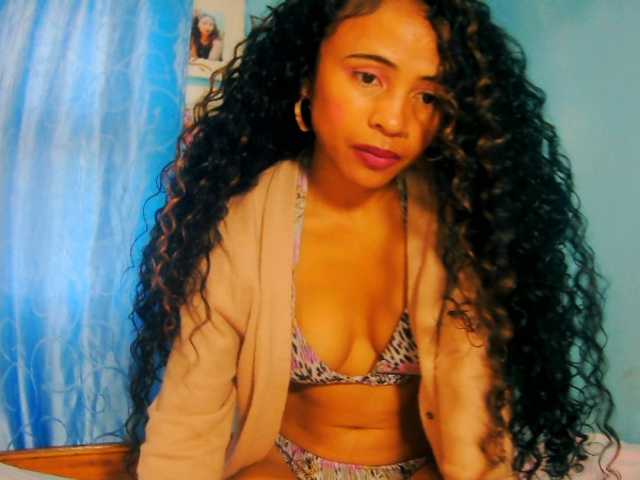 prettygirls11 live cam on BongaCams