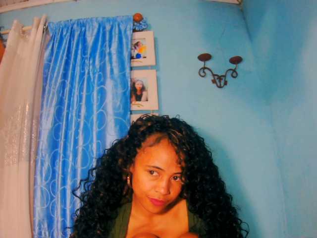 prettygirls11 live cam on BongaCams