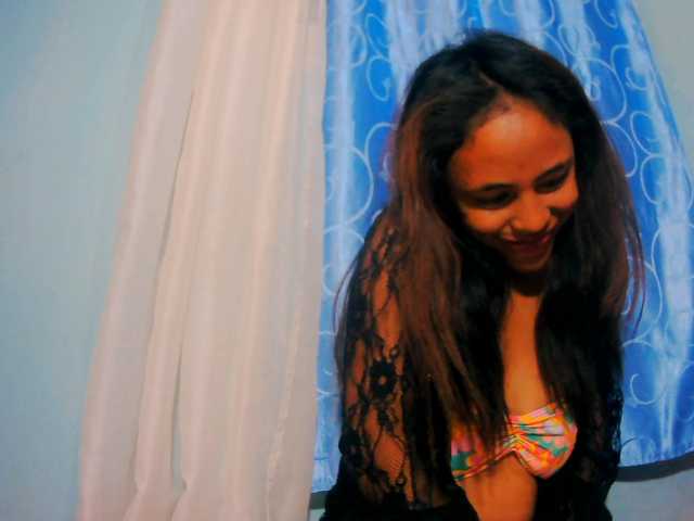 prettygirls11 live cam on BongaCams