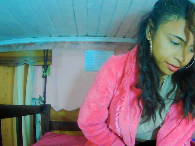 prettygirls11 live cam on BongaCams