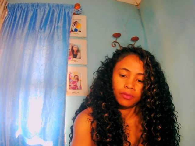 prettygirls11 live cam on BongaCams