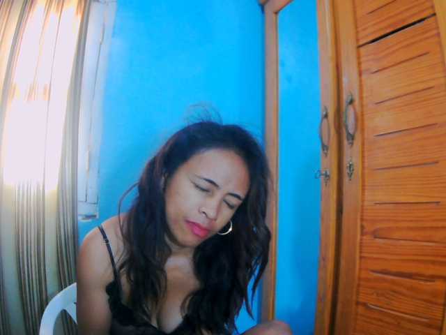 prettygirls11 live cam on BongaCams