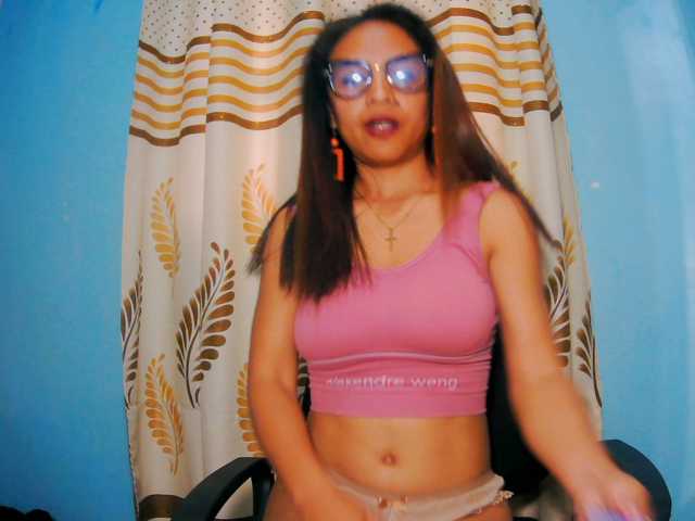 prettygirls11 live cam on BongaCams