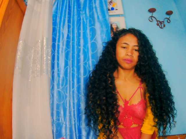 prettygirls11 live cam on BongaCams