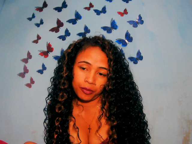 prettygirls11 live cam on BongaCams
