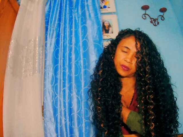 prettygirls11 live cam on BongaCams
