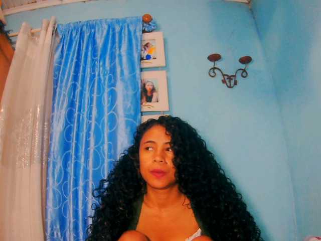 prettygirls11 live cam on BongaCams