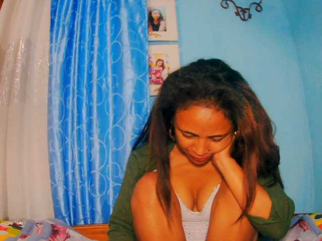 prettygirls11 live cam on BongaCams