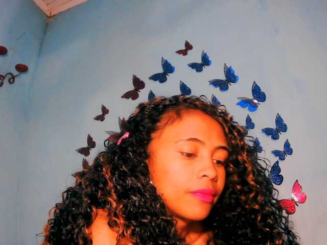 prettygirls11 live cam on BongaCams