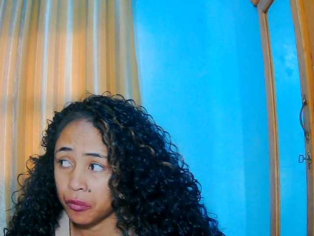 prettygirls11 live cam on BongaCams