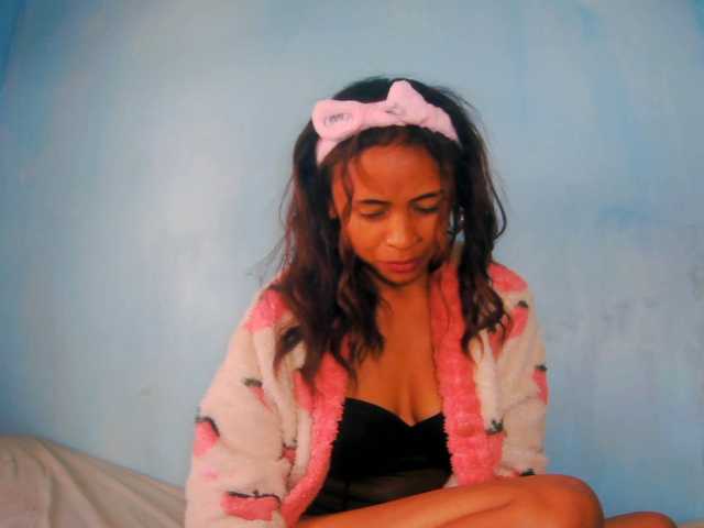 prettygirls11 live cam on BongaCams