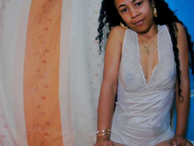 prettygirls11 live cam on BongaCams