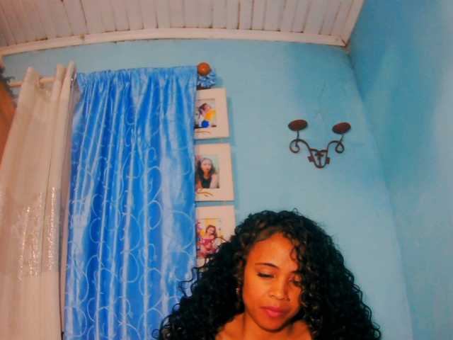 prettygirls11 live cam on BongaCams