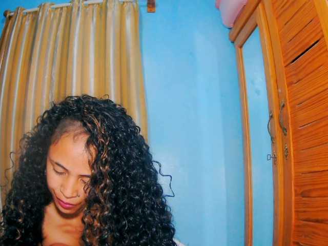 prettygirls11 live cam on BongaCams