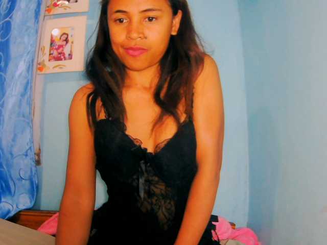 prettygirls11 live cam on BongaCams