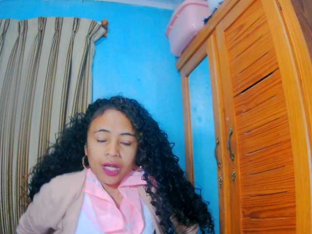 prettygirls11 live cam on BongaCams